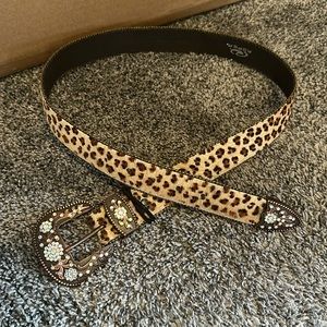 Women’s cheetah print belt